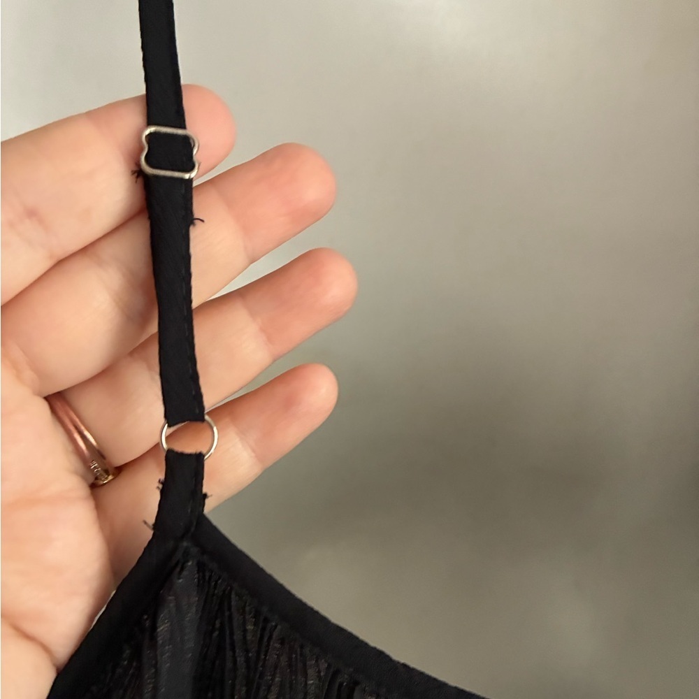 🆕Blu Pepper Black Lace-Trim Pleated Cami Top M🆕 - Picture 13 of 16